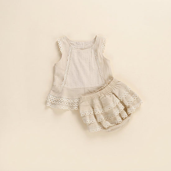 Conjunto Top de Renda e Saia com Folhos — Menina