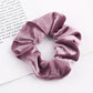 Samt-Scrunchie-Haargummi für Damen