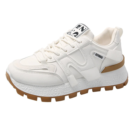 Damen Sneaker Trend 2024