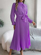 Langes Kleid mit langen Ärmeln und hoher Taille