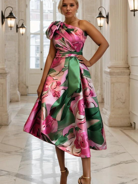 Lässiges, elegantes A-Linien-Kleid mit einer Schulter und unregelmäßigem Saum
